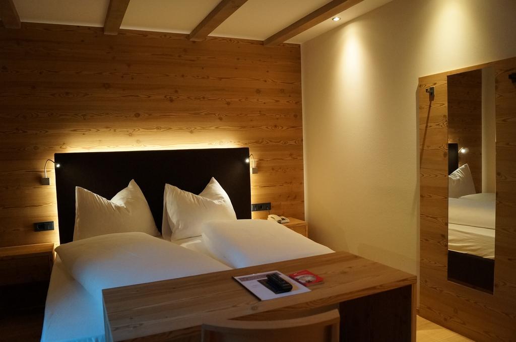 Hotel Laurin ตีเรส ภายนอก รูปภาพ